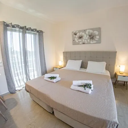 Costas Apartment *