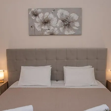 Apartament Costas Mesongí