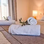 Apartment Costas Mesongi