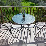 Costas Apartment Mesongi