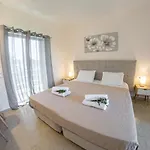 Costas Apartment *