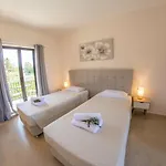 Apartment Costas Mesongi