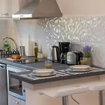 Costas Apartment Mesongi