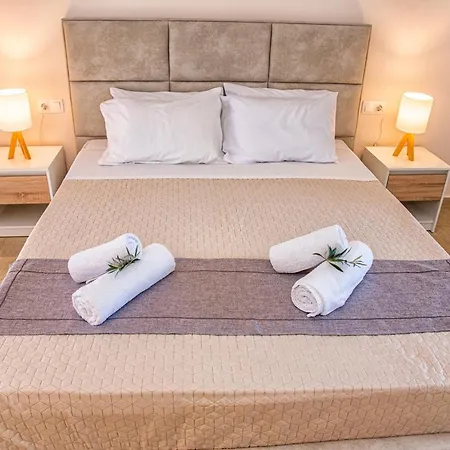 Apartament Costas *