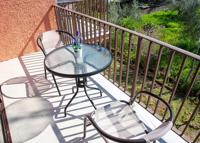 Costas Apartament *